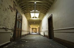 Ballroom rear corridor, entrance to the Ballroom via the doors to the near left.